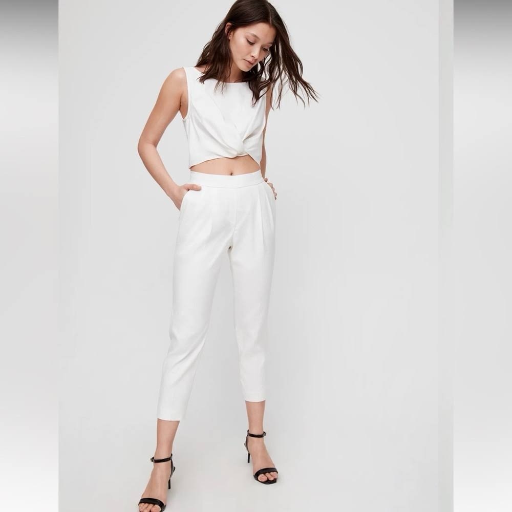 Aritzia - Babaton White Cohen Pant - 00